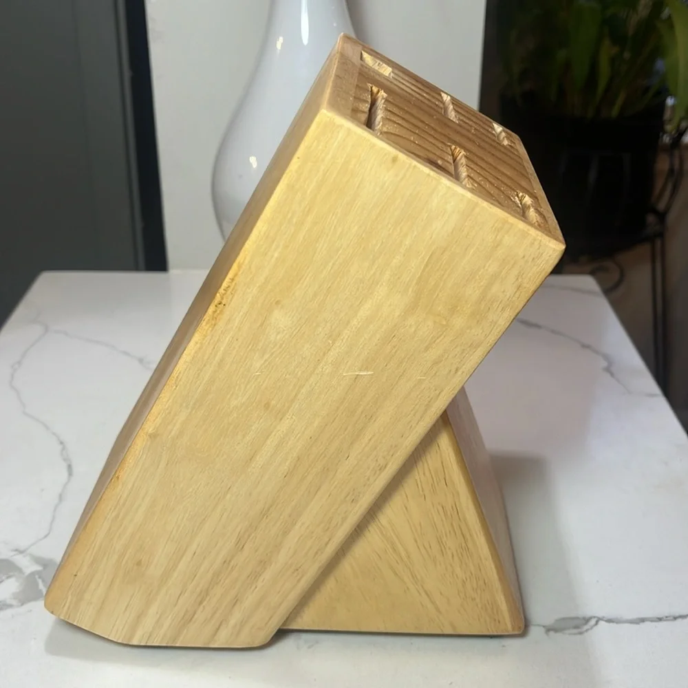 Knife Block Light Hardwood with6 Slots ~ 5 Knife Slots and 1 Square Slot